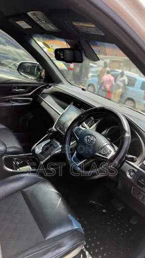 Toyota Harrier 2.0 2017 White
