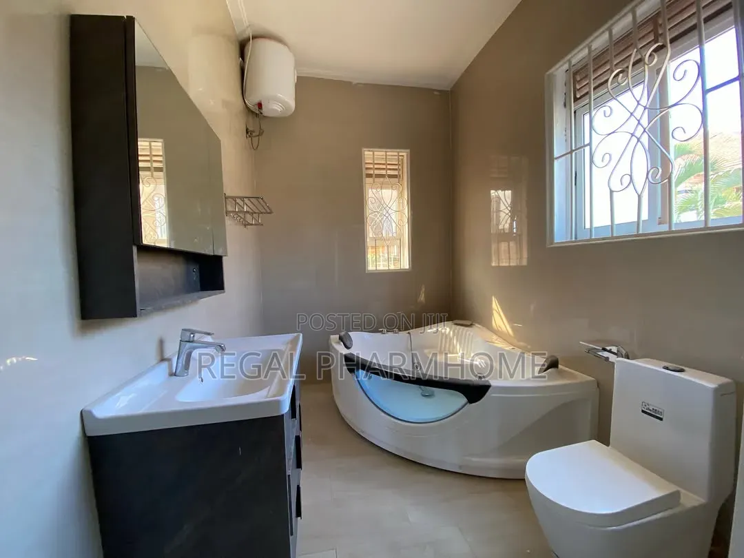 4bdrm Duplex in Munyonyo, Central Division for rent