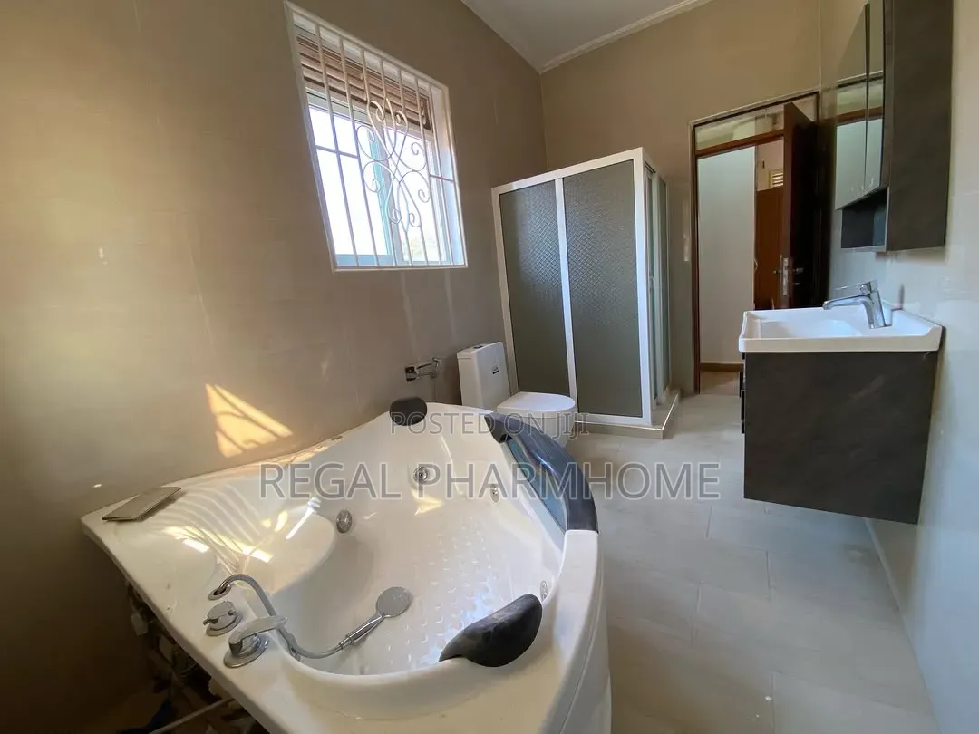 4bdrm Duplex in Munyonyo, Central Division for rent