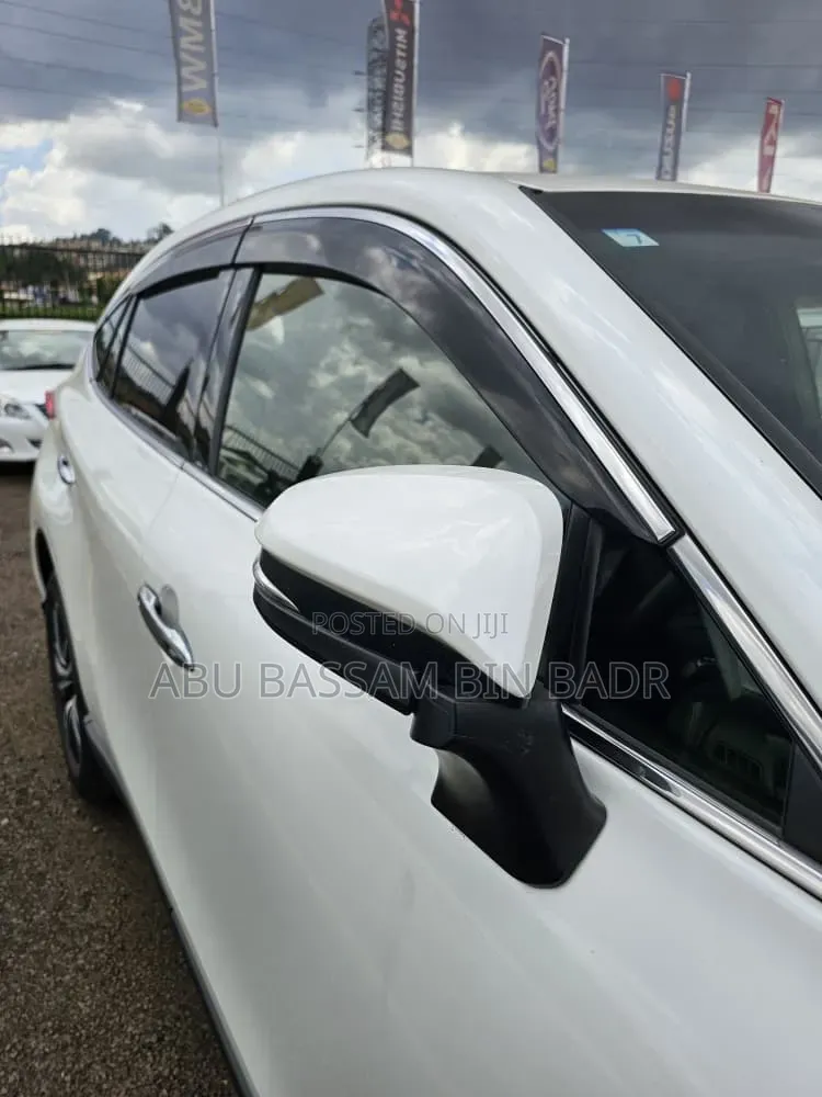 Toyota Harrier 2.0 2021 White