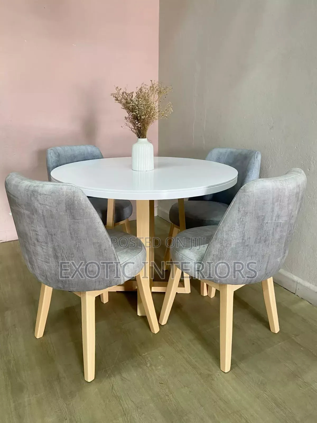Dining Table of 4seater Call