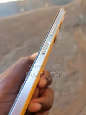 Infinix Hot 30i 128 GB Orange