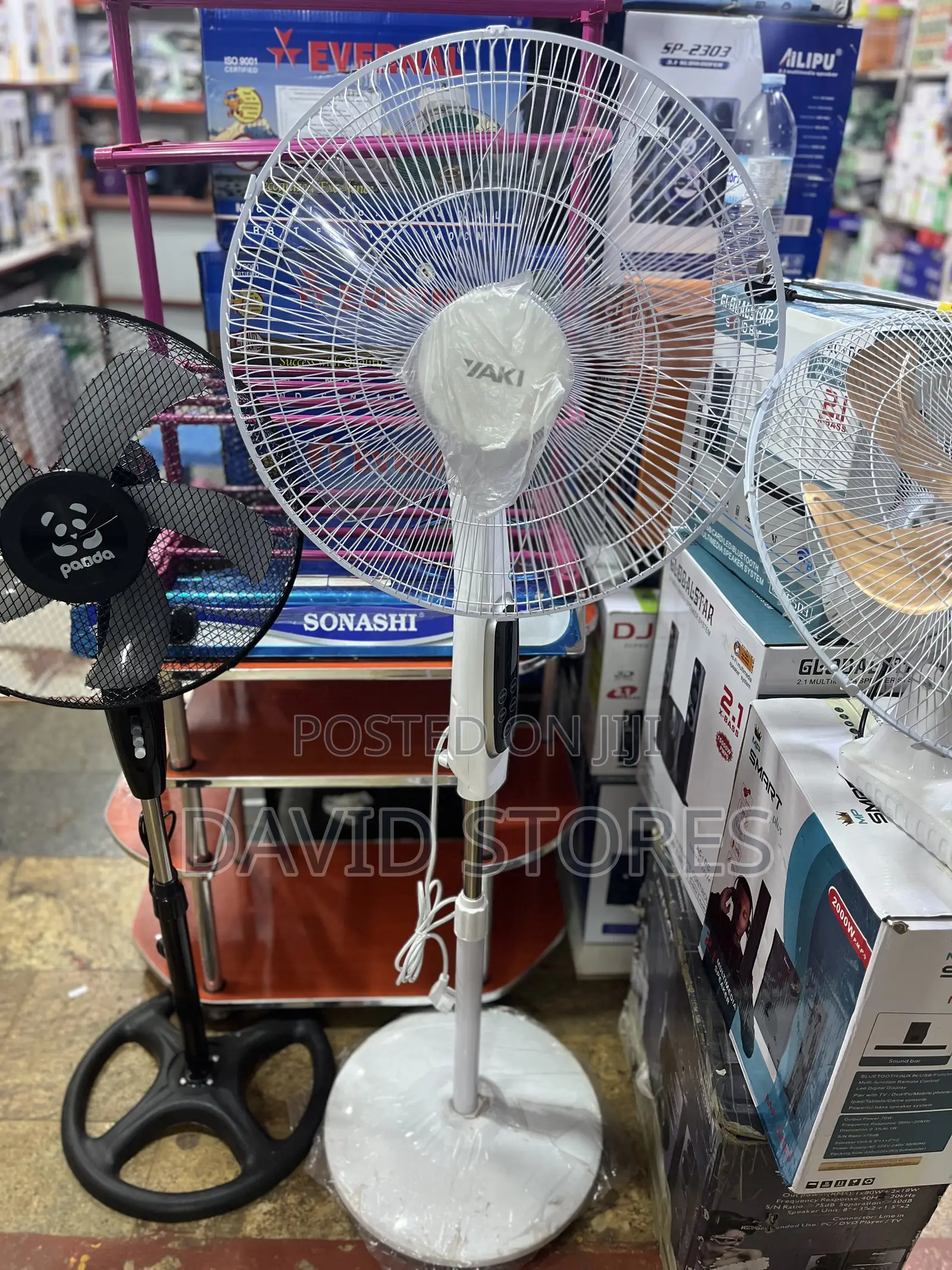 Yaki White 18-Inch Stand Fan With Remote – Powerful & Adjustable
