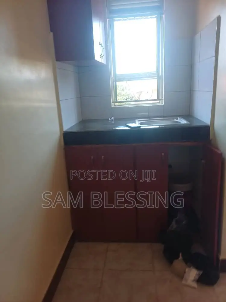 5bdrm Duplex in Munyonyo, Central Division for sale