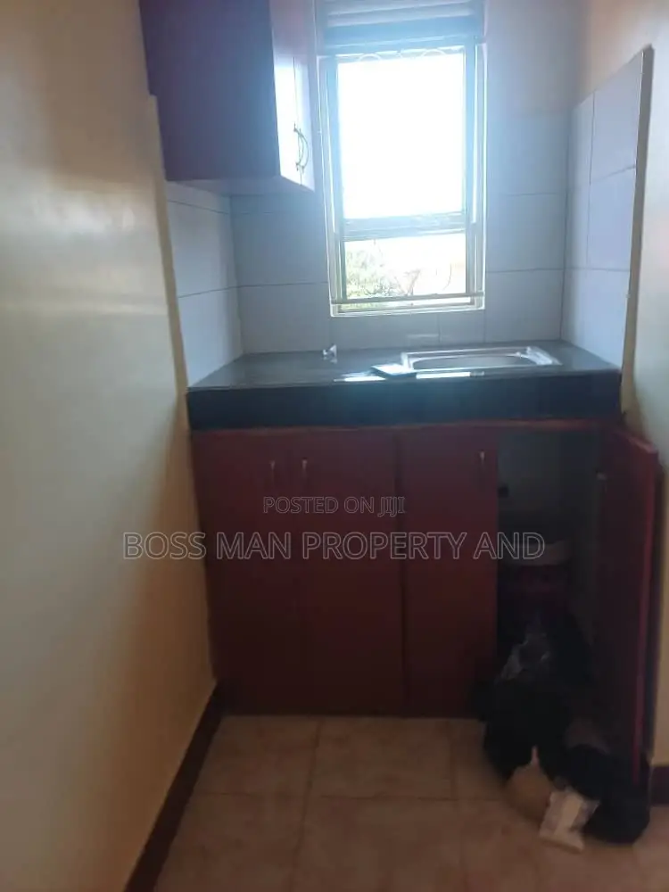 5bdrm Duplex in Munyonyo, Central Division for sale