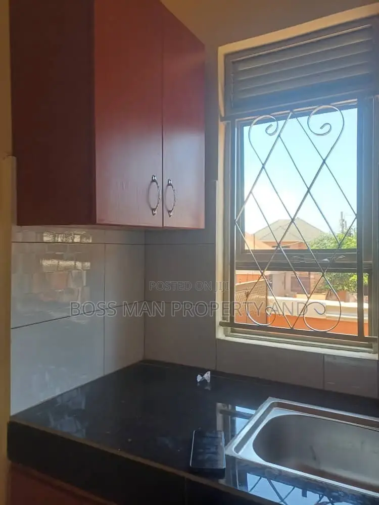 5bdrm Duplex in Munyonyo, Central Division for sale