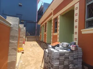 5bdrm Duplex in Munyonyo, Central Division for sale