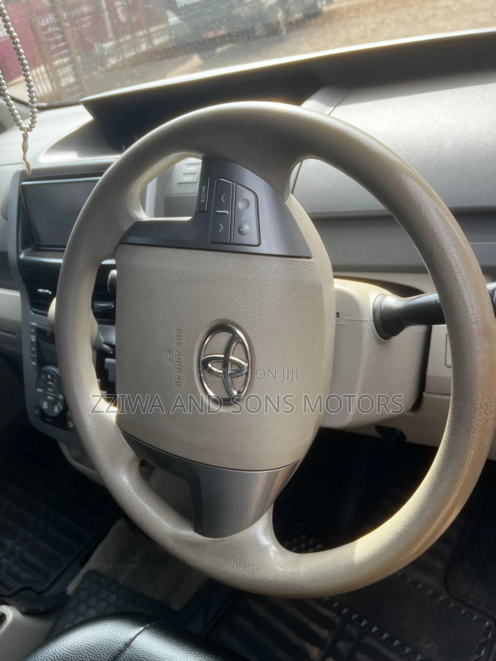 Toyota Noah 2.0 AWD (7 Seater) 2014 White