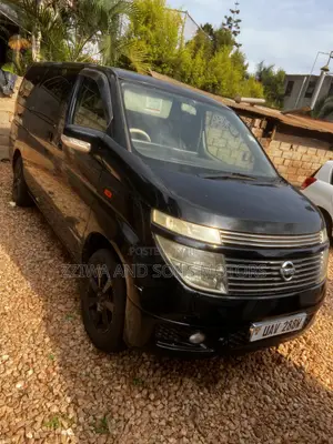 Nissan Elgrand 2000 Black