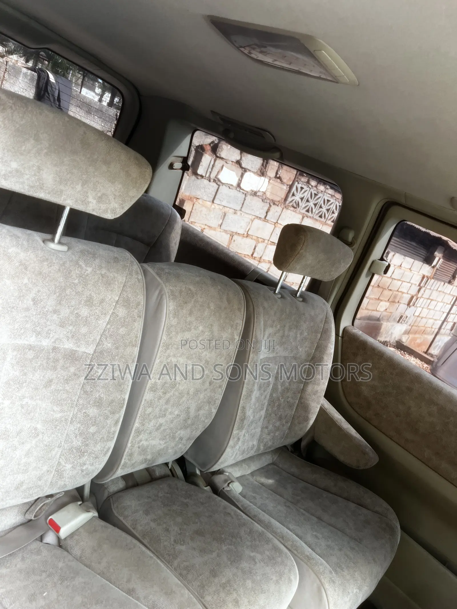 Nissan Elgrand 2000 Black