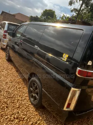 Nissan Elgrand 2000 Black