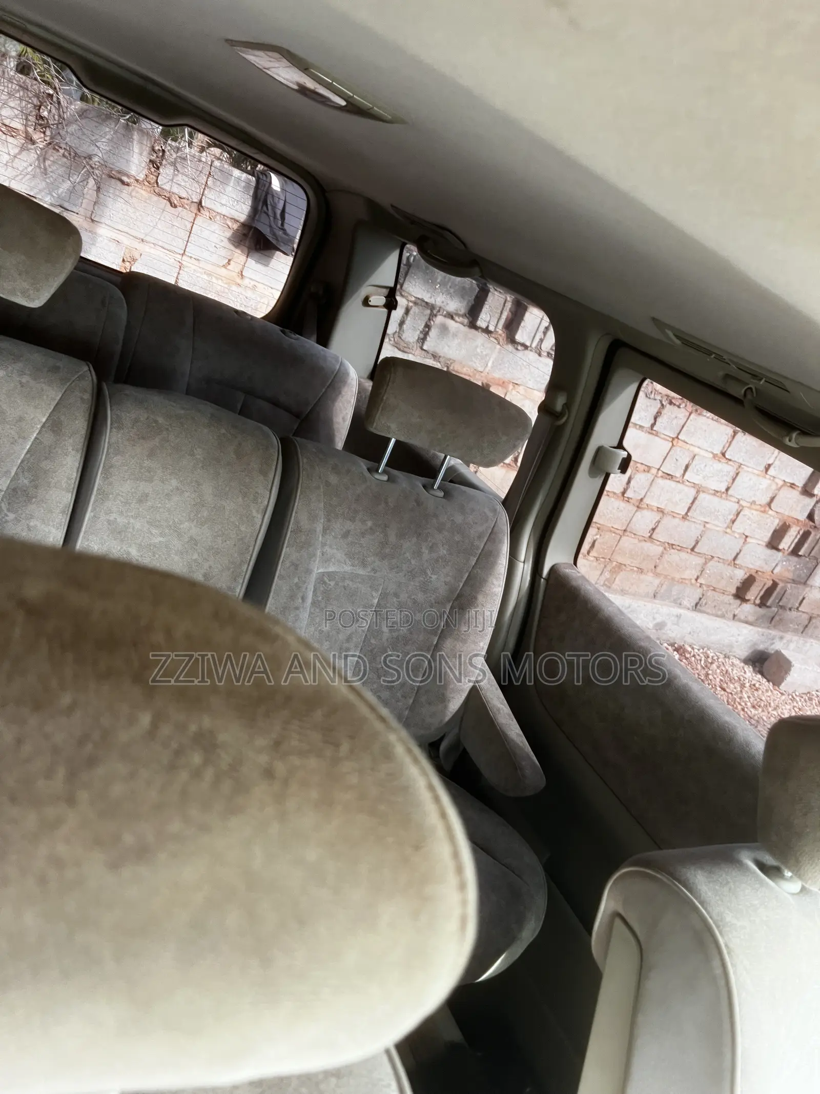 Nissan Elgrand 2000 Black