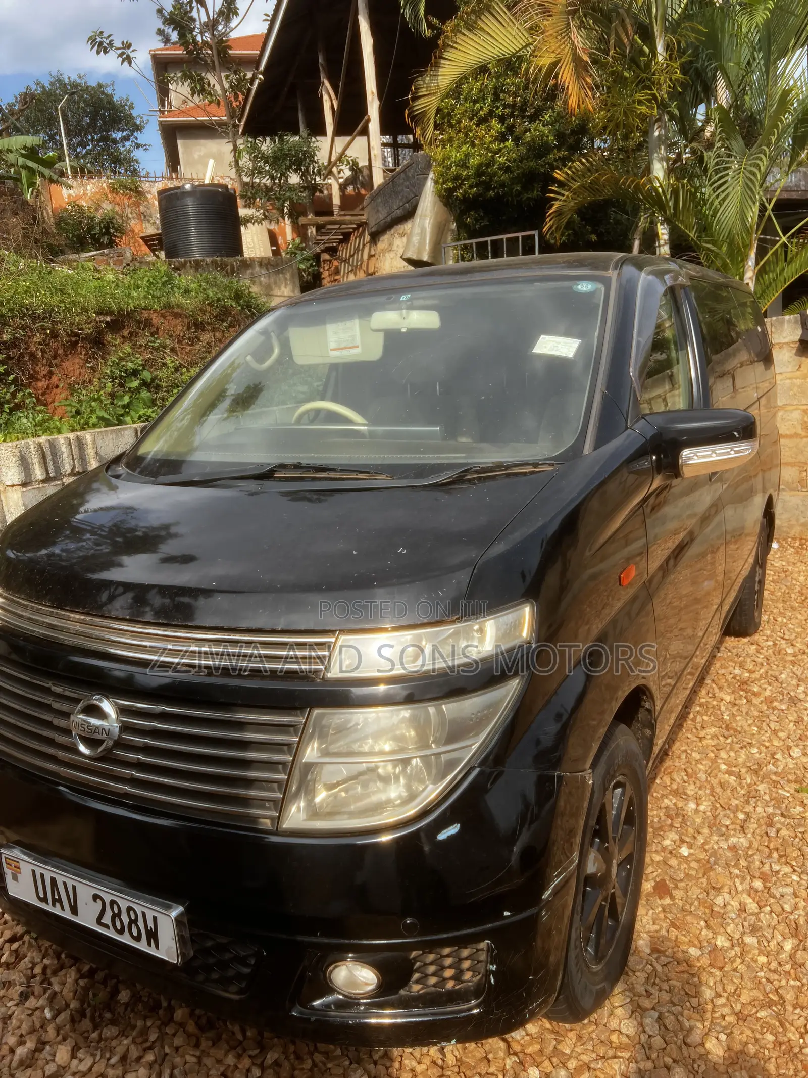Nissan Elgrand 2000 Black