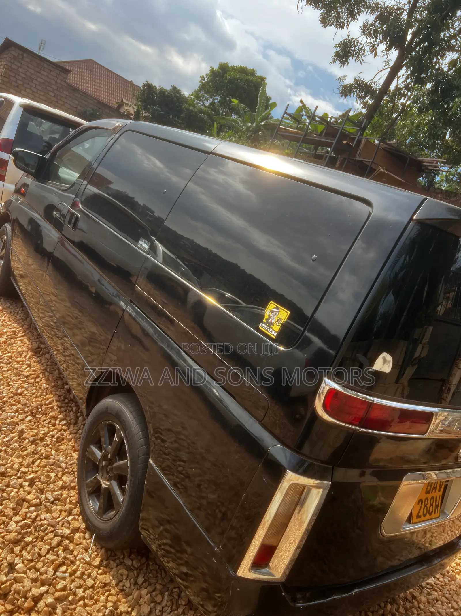 Nissan Elgrand 2000 Black