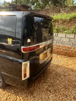 Nissan Elgrand 2000 Black