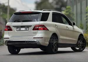Mercedes-Benz M Class ML350 4dr SUV (3.5L 6cyl 7A) 2014 White