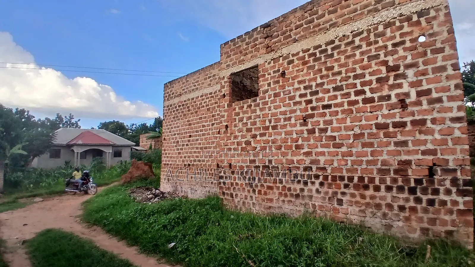 2bdrm House in Kijjambu Estate, Kawempe for sale