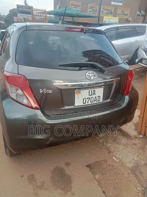 Toyota Vitz 1.3 AWD 3dr 2012 Maroon