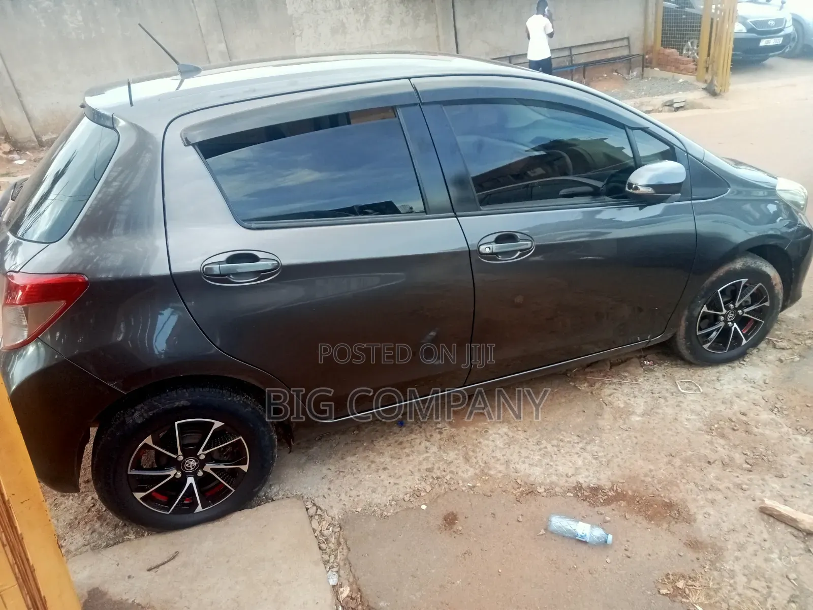 Toyota Vitz 1.3 AWD 3dr 2012 Maroon