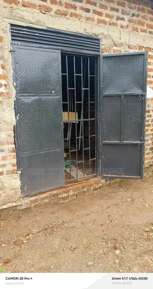 2bdrm House in Kabalore for sale