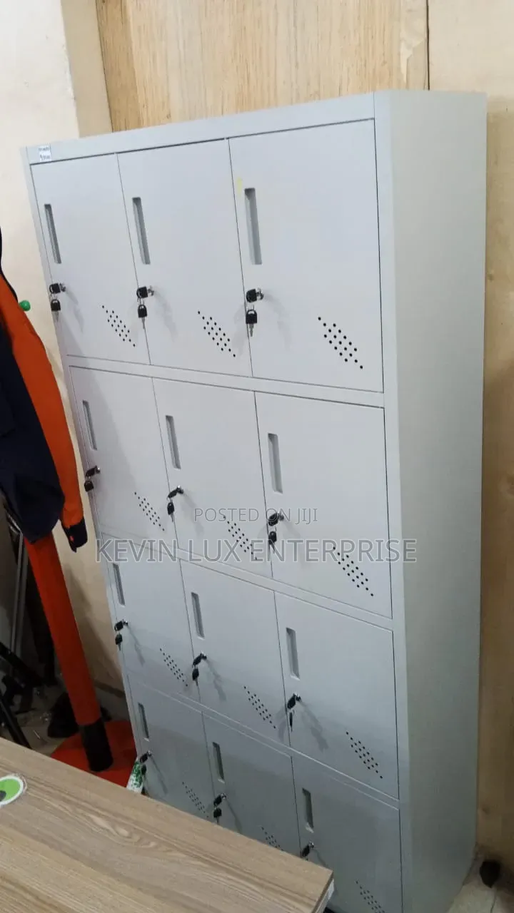 15 Door Metallic Locker