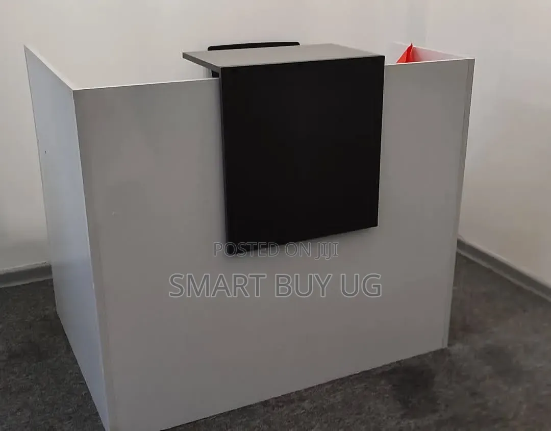 White Receptiondesk 1.4m Modern Reception Counter White Black