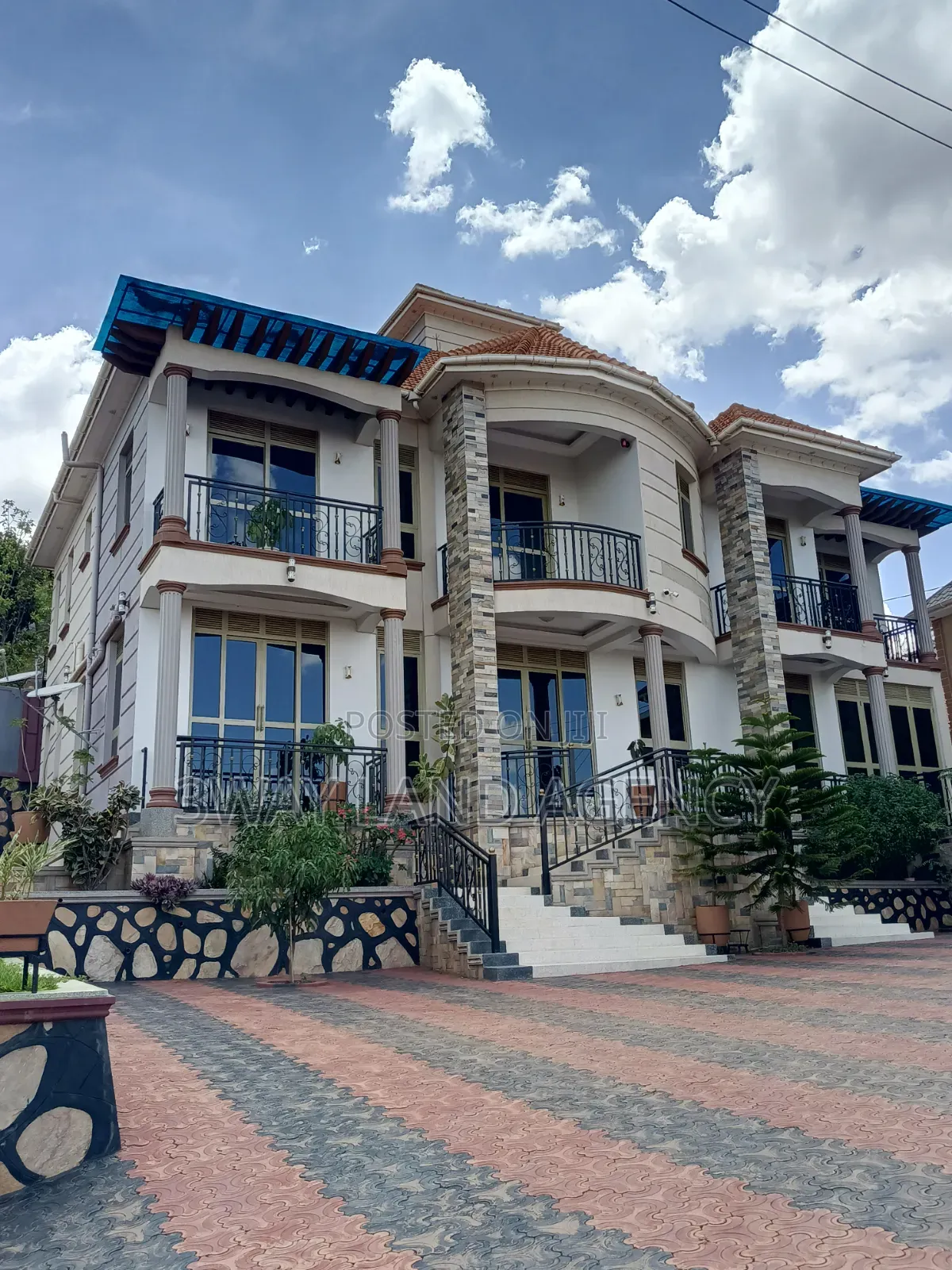 Furnished 7bdrm Mansion in Central Division for sale