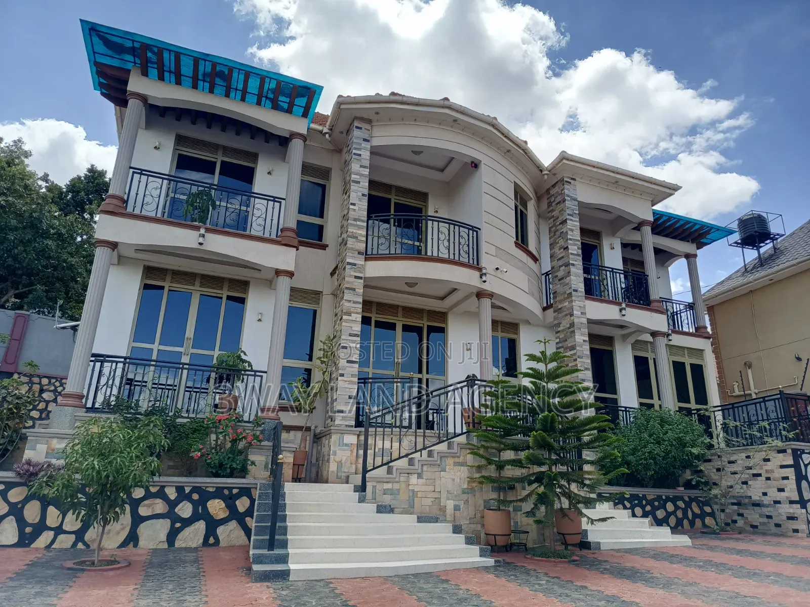 Furnished 7bdrm Mansion in Central Division for sale