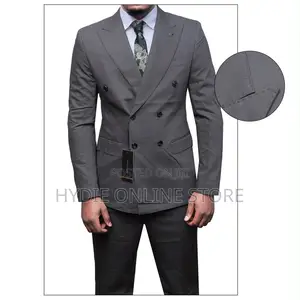Premium Business-Class Men’s Suit–Elegant,Professional & Sophisticated