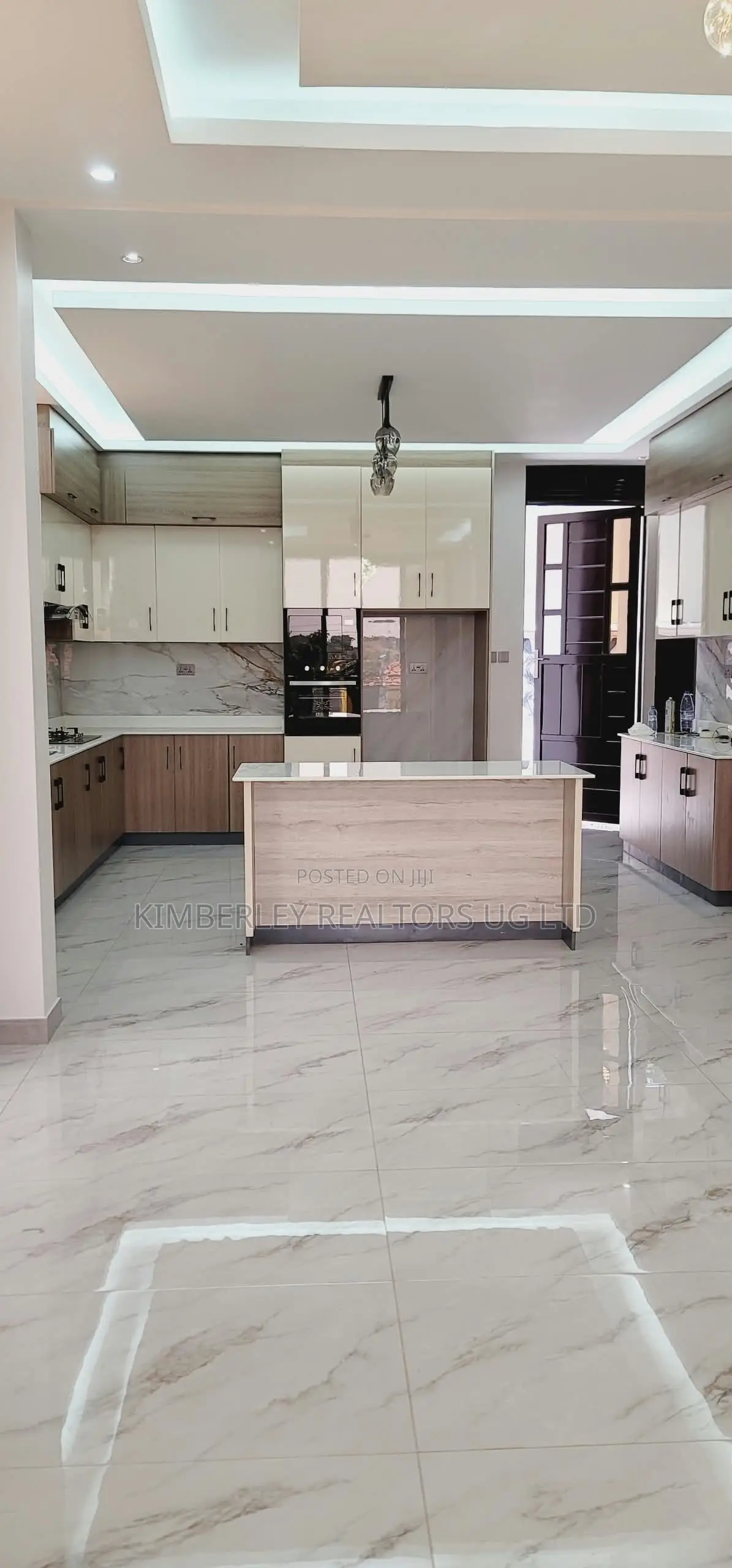 6bdrm House in Division A for sale