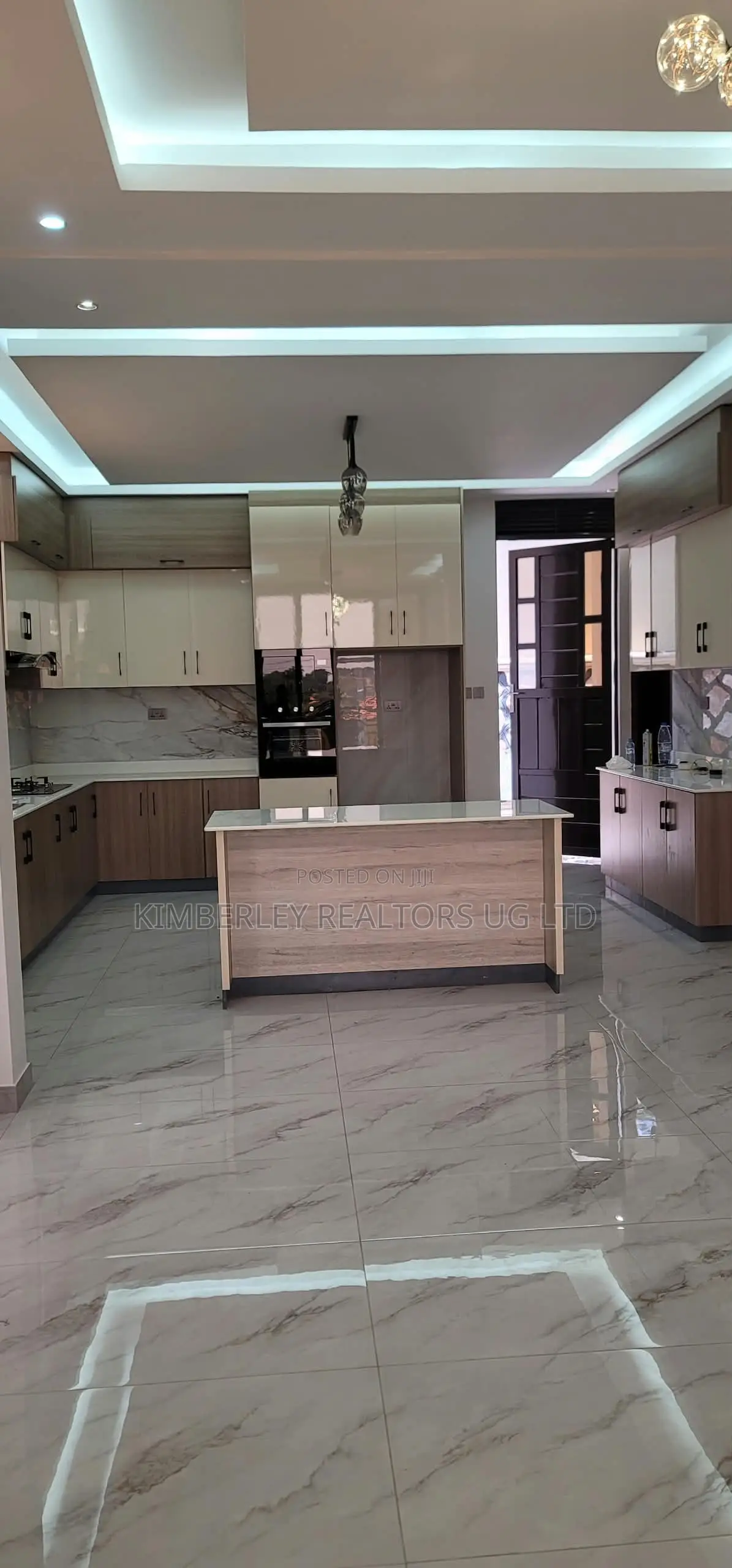 6bdrm House in Division A for sale