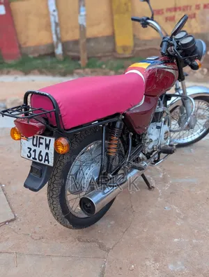 Bajaj Boxer 125 2023 Red
