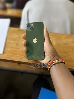 Apple iPhone 13 128 GB Green