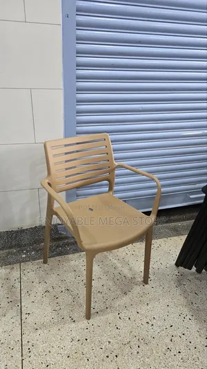 Plastic Chairs Plastic Chairs 1Pcs