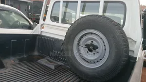 Toyota Land Cruiser 2010 White