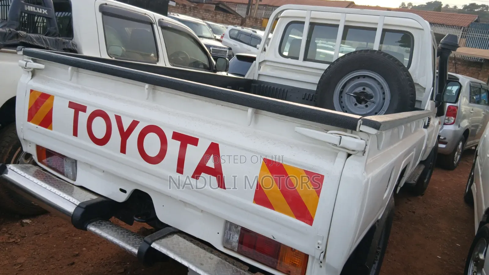Toyota Land Cruiser 2010 White