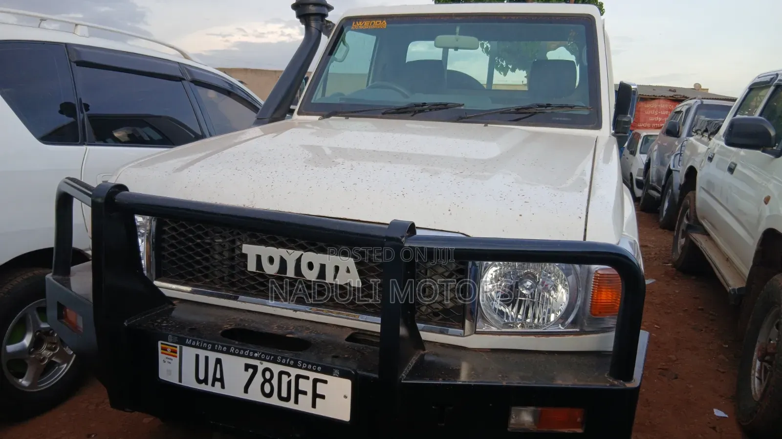 Toyota Land Cruiser 2010 White