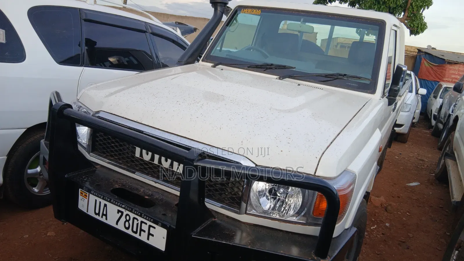 Toyota Land Cruiser 2010 White