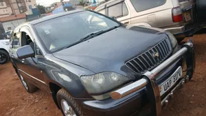 Toyota Harrier 3.0 V6 2000 Black