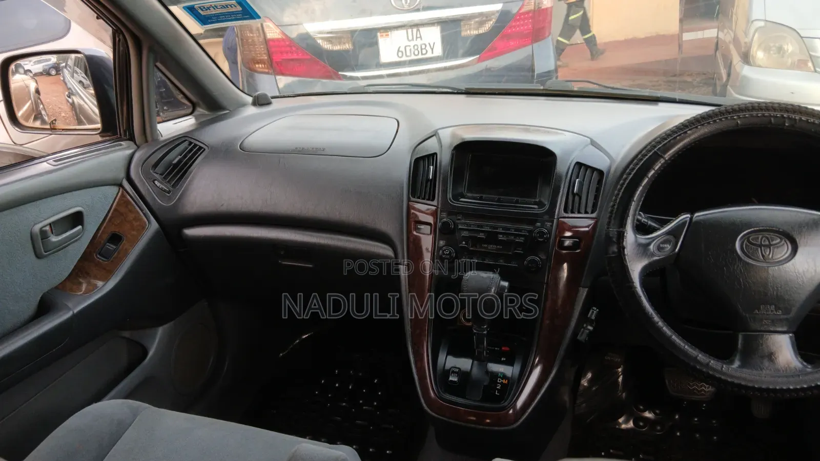Toyota Harrier 3.0 V6 2000 Black