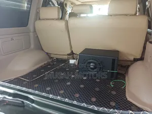Toyota Land Cruiser 4.7 GX-R 2010 Green