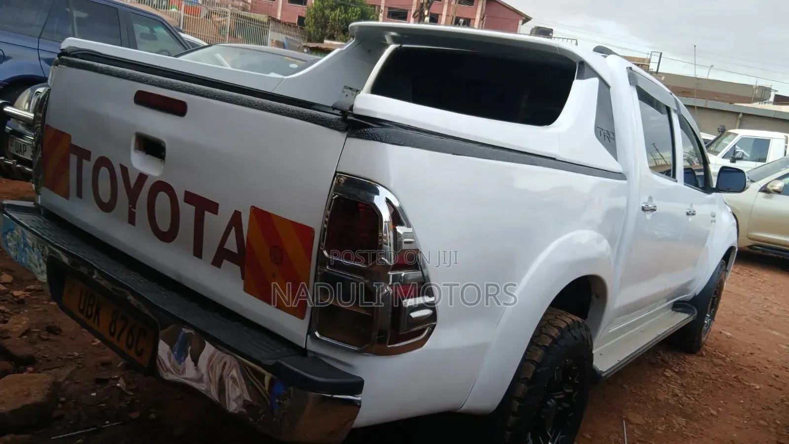 Toyota Hilux 2011 White