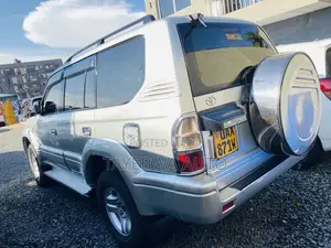 Toyota Land Cruiser Prado 2.7 5dr 2002