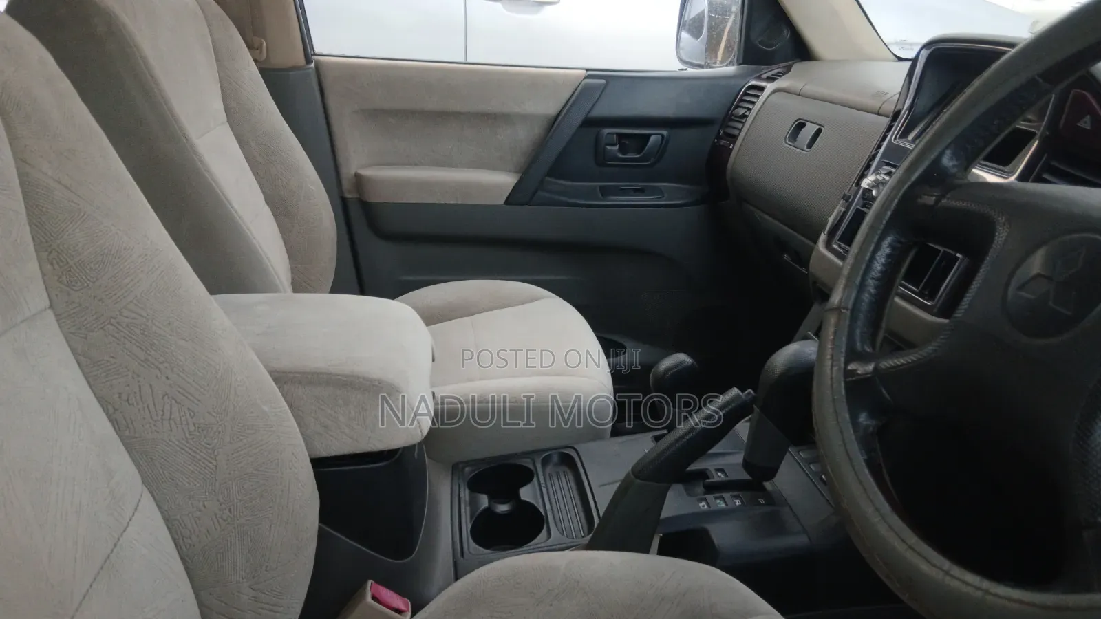 Mitsubishi Pajero 2006 White