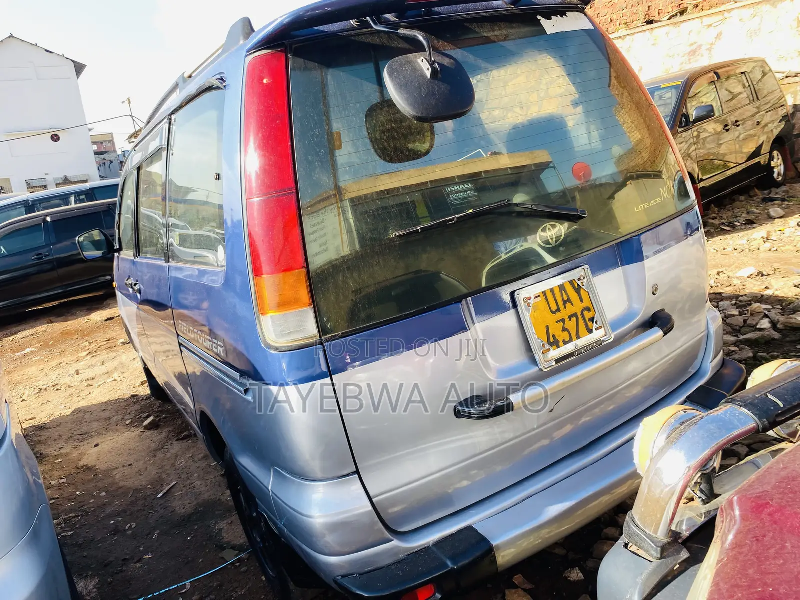 Toyota Noah 2001