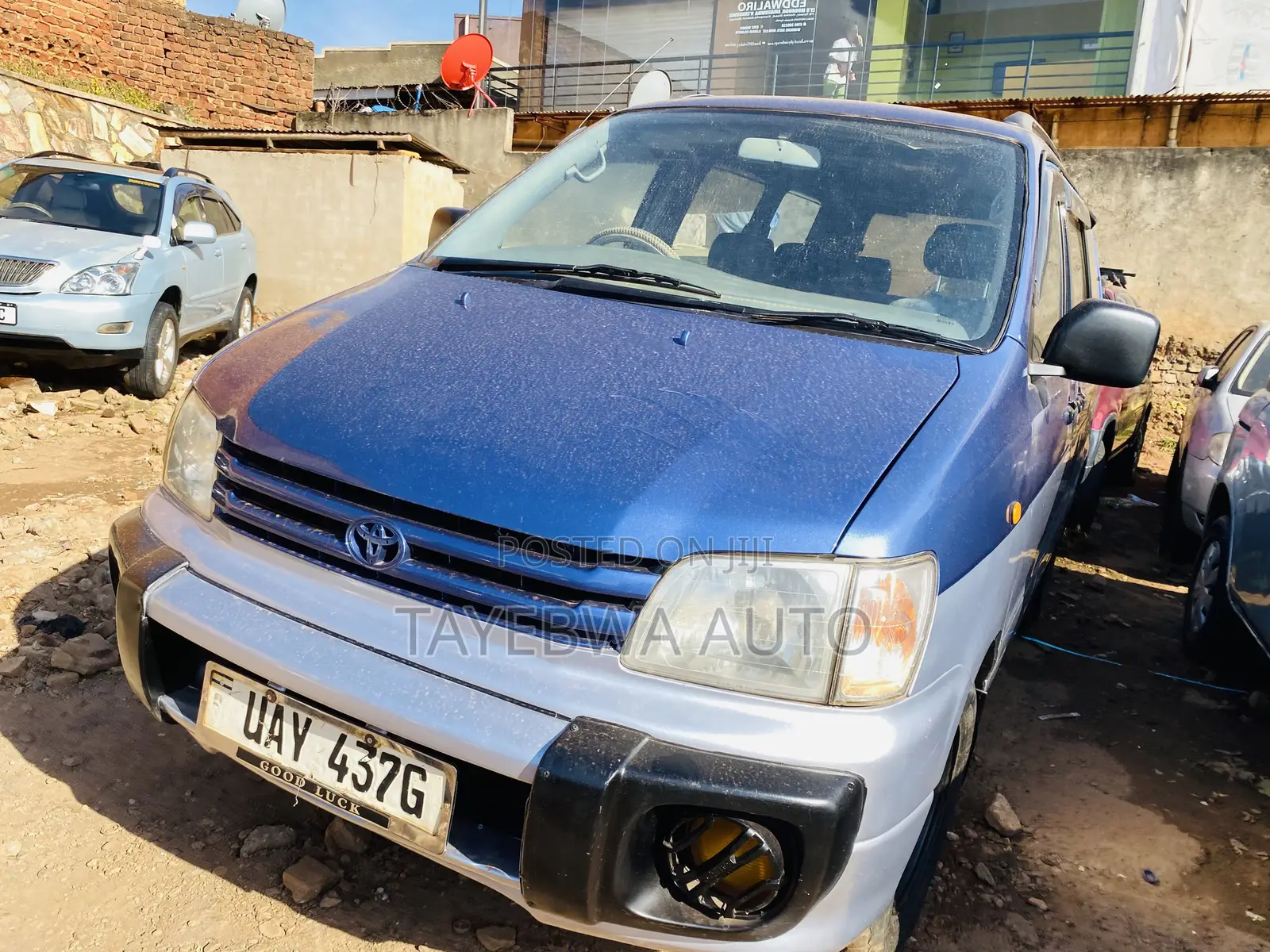 Toyota Noah 2001
