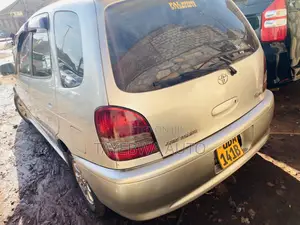 Toyota Corolla Spacio 1.6 (5 Seater) 2000
