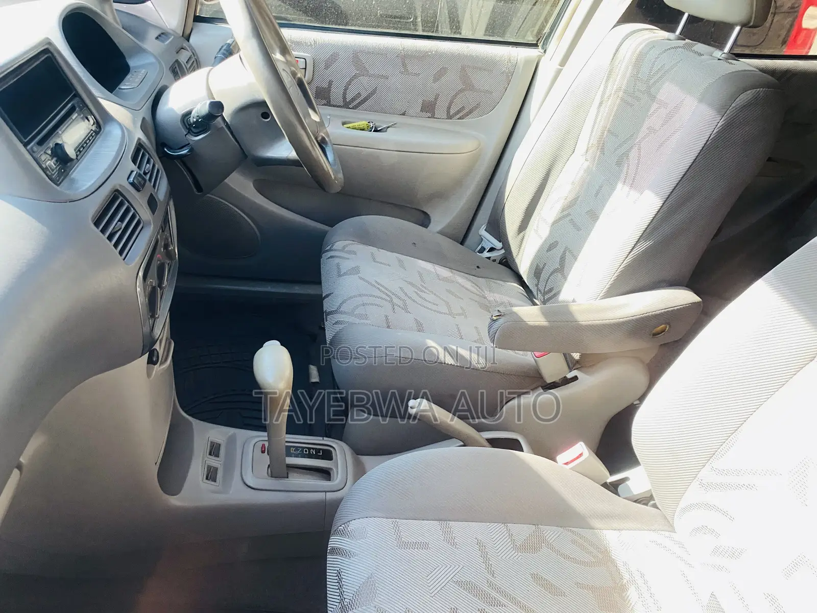 Toyota Corolla Spacio 1.6 (5 Seater) 2000