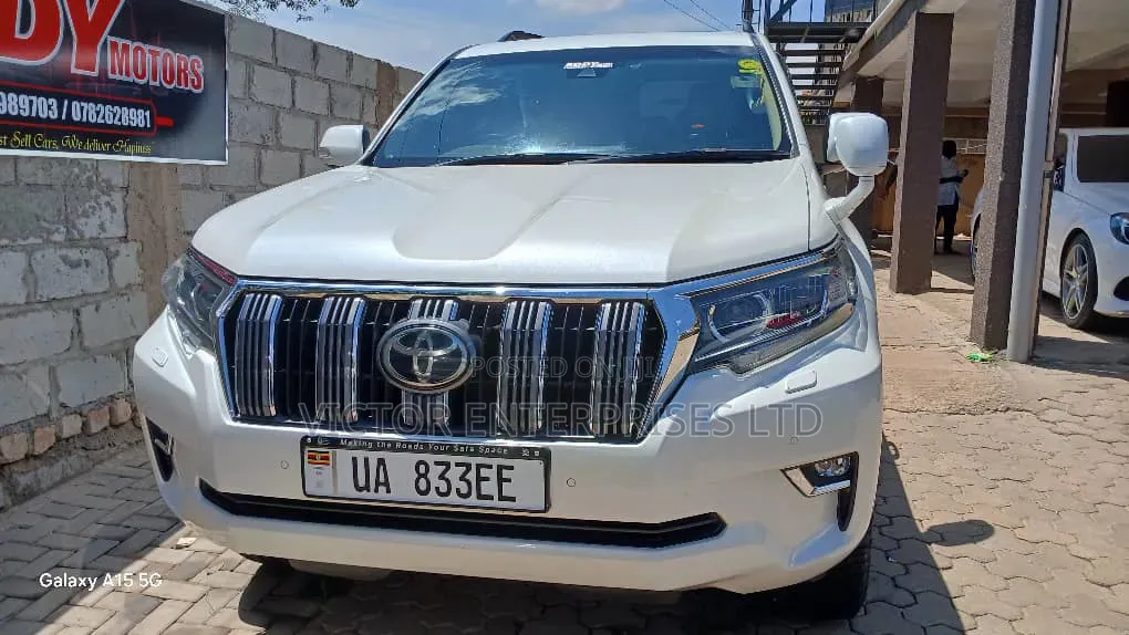 Toyota Land Cruiser Prado 2018 White