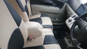 Toyota Passo Sette 1.5 FWD 2010